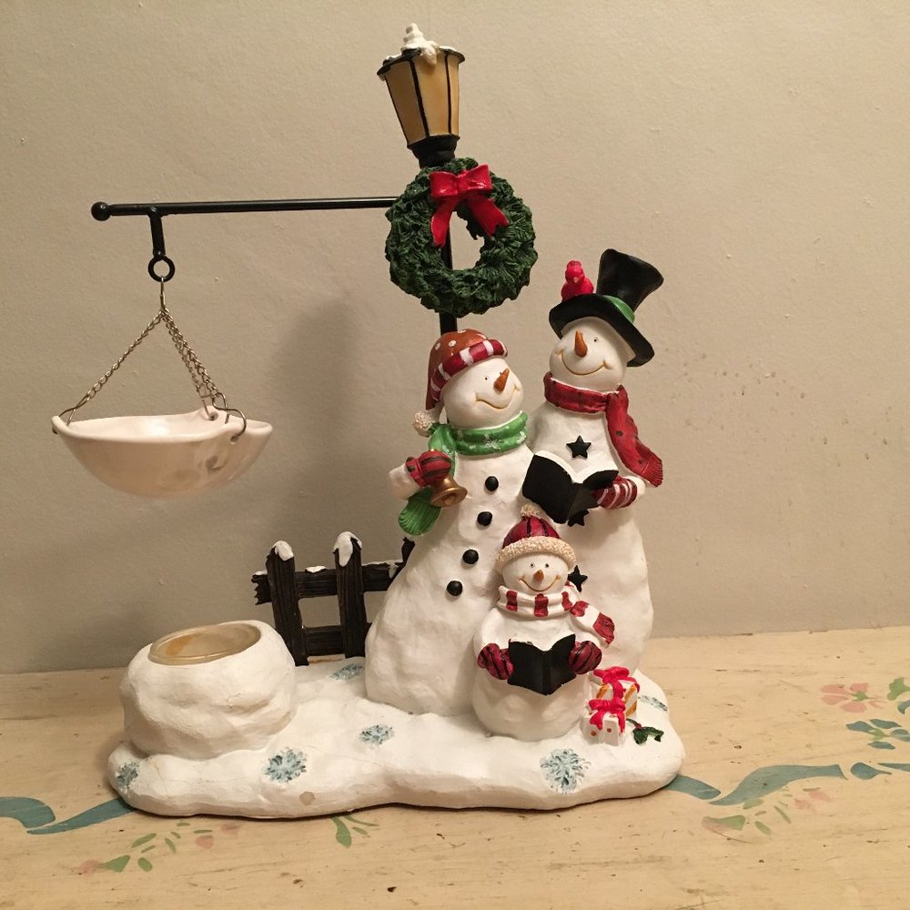 EUC - Yankee Candle Snow Family tart burner